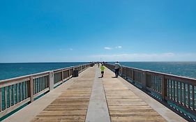 Gorgeous 1-Bed 2-Bath Condo With Gulf View! Pools On-Site! Walk To The Beach!